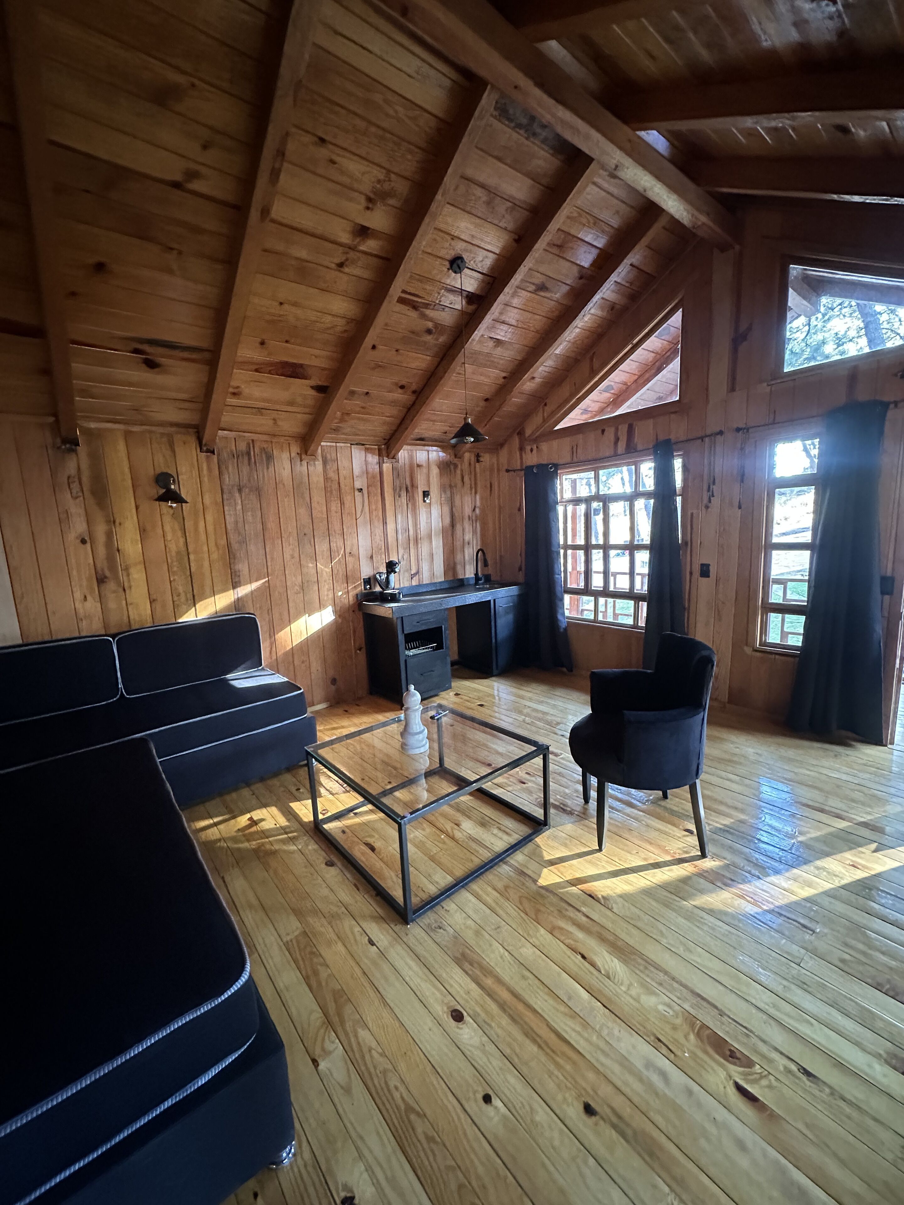 Individually furnished, iron/ironing board, free WiFi, bed sheets