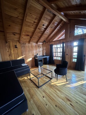 Junior Cabin | Individually furnished, iron/ironing board, free WiFi, bed sheets - PINE TREE Hotel Boutique & Cabañas (Mazamitla)