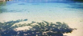 Orchid Botans w/private chef and beach 2 mins from shopping and food