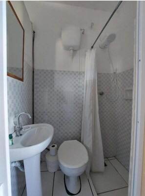 Suite estándar, 3 habitaciones, vista a la ciudad | Baño