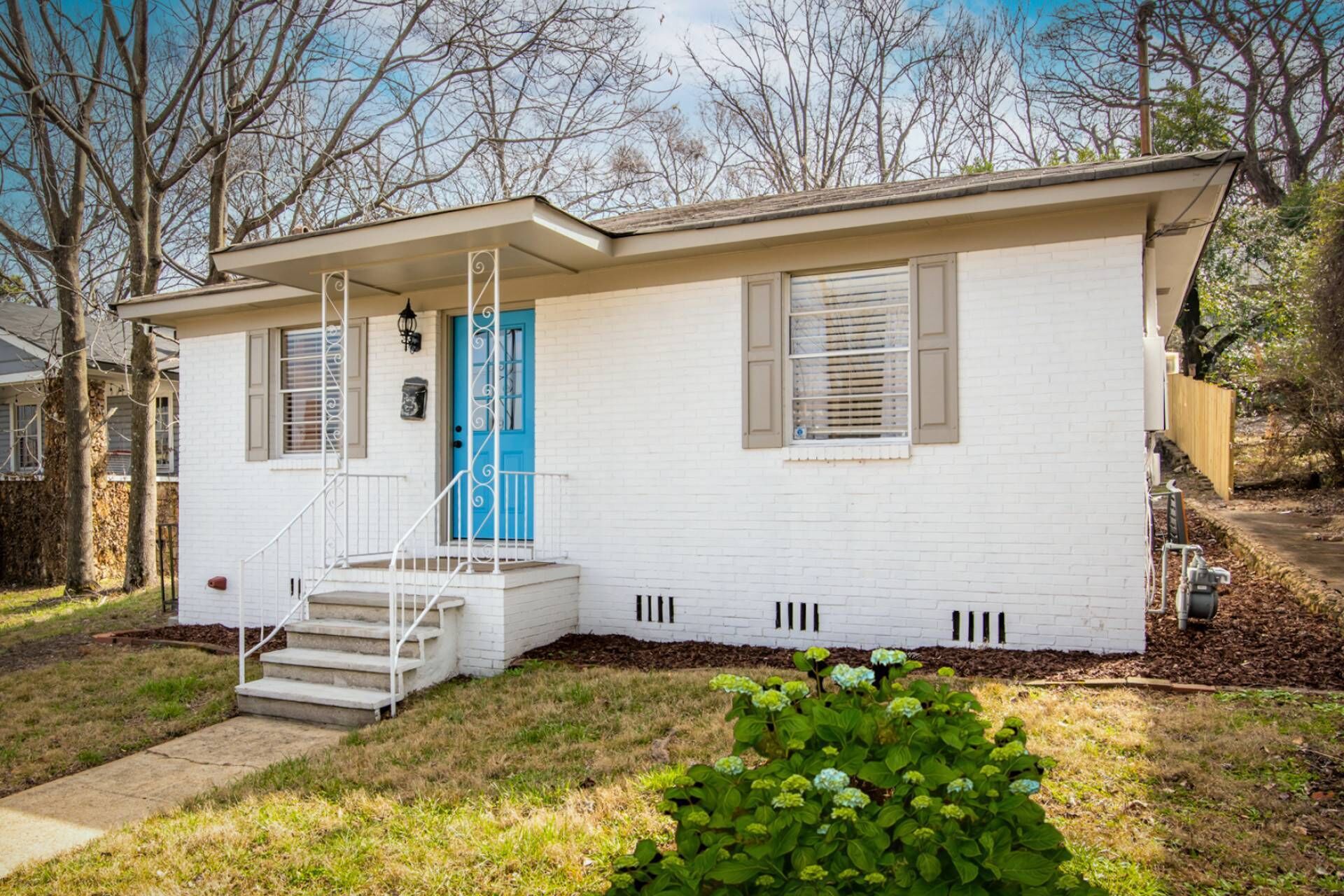 Stylish Avondale Getaway | Midcentury Modern Cottage, Patio Oasis