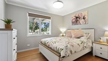 2 chambres, fer et planche à repasser, accès Internet, draps fournis