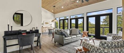 Televisor intel·ligent, llar de foc i estèreo