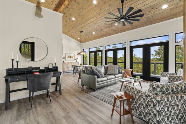 Smart TV, fireplace, stereo