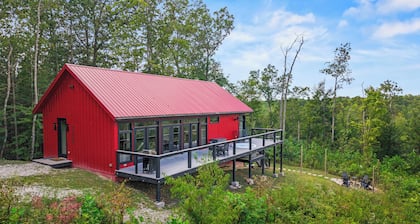 Hot-Tub/WiFi /Secluded - A Red River Barnhouse