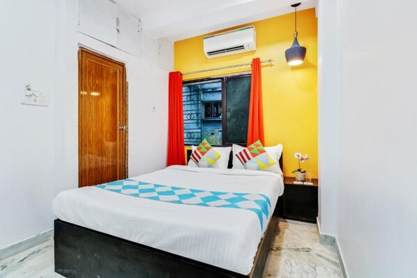 Quarto casal luxo, várias camas, vista para a cidade | 1 quarto, escrivaninha, roupa de cama