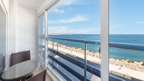 Basic Room, 1 Bedroom (201(Ocean view)) | 1 bedroom, free WiFi - Sokcho Bird Island Pension (Sokcho)