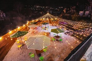 شرفة على السطح