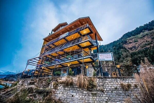 Fachada de la propiedad