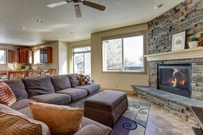 TV, fireplace, DVD player, table tennis