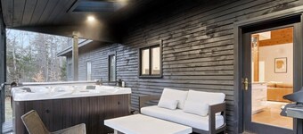 Quintessential 6-BR Berkshires Lodge