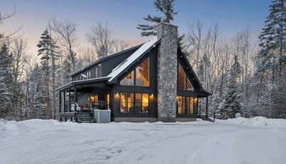 Quintessential 6-BR Berkshires Lodge