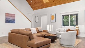 Fernseher, Kamin, Arbeitsbereiche