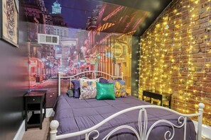 2 Schlafzimmer, Schreibtisch, Bügeleisen/Bügelbrett, Reisekinderbett