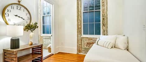 1 chambre, fer et planche à repasser, Wi-Fi gratuit, draps fournis