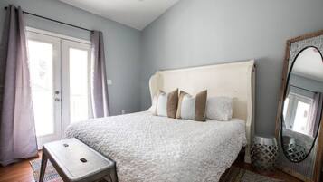 2 bedrooms, desk, iron/ironing board, free WiFi