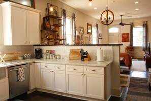 Fridge, microwave, oven, stovetop - Spacious 2BR w/ huge yard near FQ/Bywater/Marigny (New Orleans)