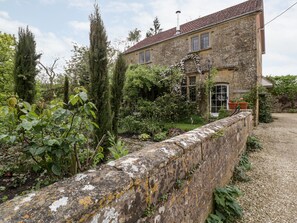 Cottage | Property grounds - Ham Cottage (South Petherton)