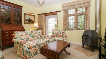 Cottage | Living area