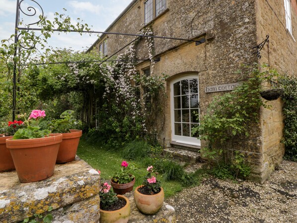 Cottage | Interior