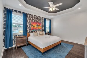 2 bedrooms, desk, iron/ironing board, WiFi