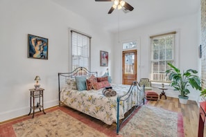 2 bedrooms, desk, free WiFi, bed sheets
