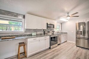 Fridge, microwave, oven, stovetop - Legends Run by Zen Living (Marion County)