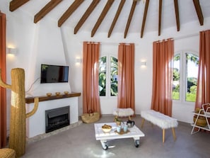Fernseher, Kamin