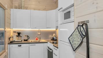 Geladeira, micro-ondas, lava-louças