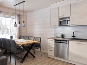 Fridge, microwave, dishwasher, cookware/dishes/utensils
