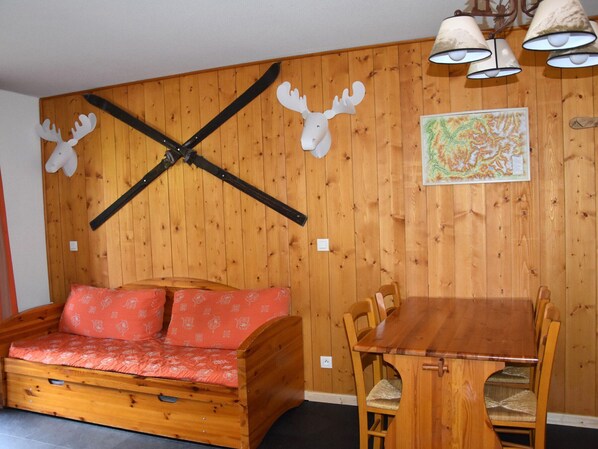 Interior - Convenient apartment near shops and cable car, 2 rooms, 4 pers. (Pralognan-la-Vanoise)