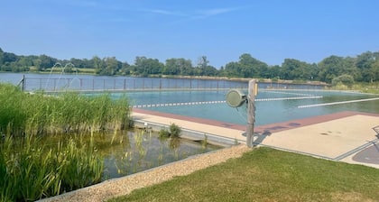 Charmant Chalet Familial avec Terrasse et ActivitĂ©s d'ĂtĂ© - Camping 2 Ătoiles