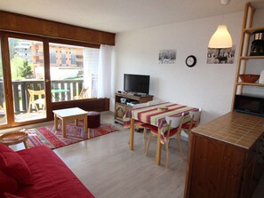 TV - Studio cabin 4 pers at foot of slopes with balcony - Auris en Oisans (Auris)