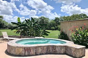 Outdoor spa tub - Deb's Retreat | Recently Updated |First Floor (New Braunfels)