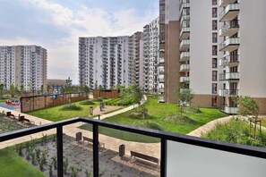 Unclassified image, 2 of 34, button