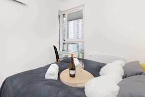 1 chambre, fer et planche Ă repasser, Wi-Fi, literie fournie