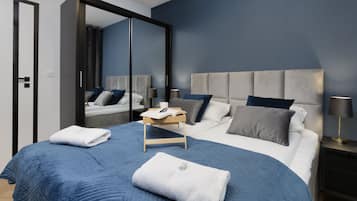 1 bedroom, desk, iron/ironing board, WiFi