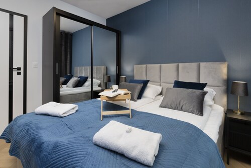 Modern Apartment | Balcony and Private Parking