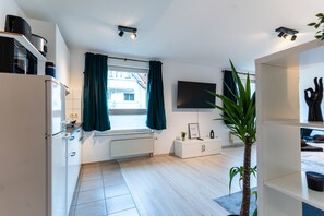 Fridge, microwave, stovetop, coffee/tea maker - For our english speaking Guests (Böblingen)