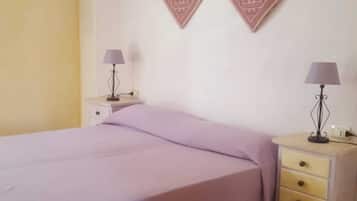 2 bedrooms, iron/ironing board, free WiFi, bed sheets