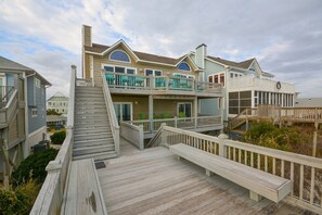 Terrace/patio - "C-Scape" - Oceanfront 6 Bedroom Home in Surf City (Surf City)