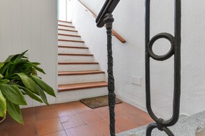 Interior - Holiday Apartment 'Il Quadrifoglio 3' near the Beach with Terrace and Wi-Fi (procchio)