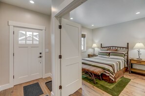 4 chambres, fer et planche à repasser, lit parapluie, Wi-Fi gratuit
