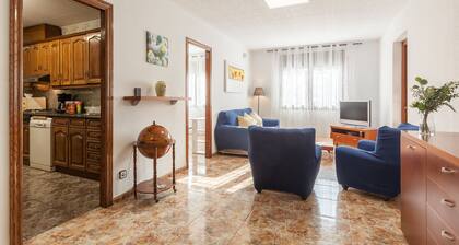 Holiday Home "Villa Julia" with Private Terrace, Wi-Fi and Air Conditioning