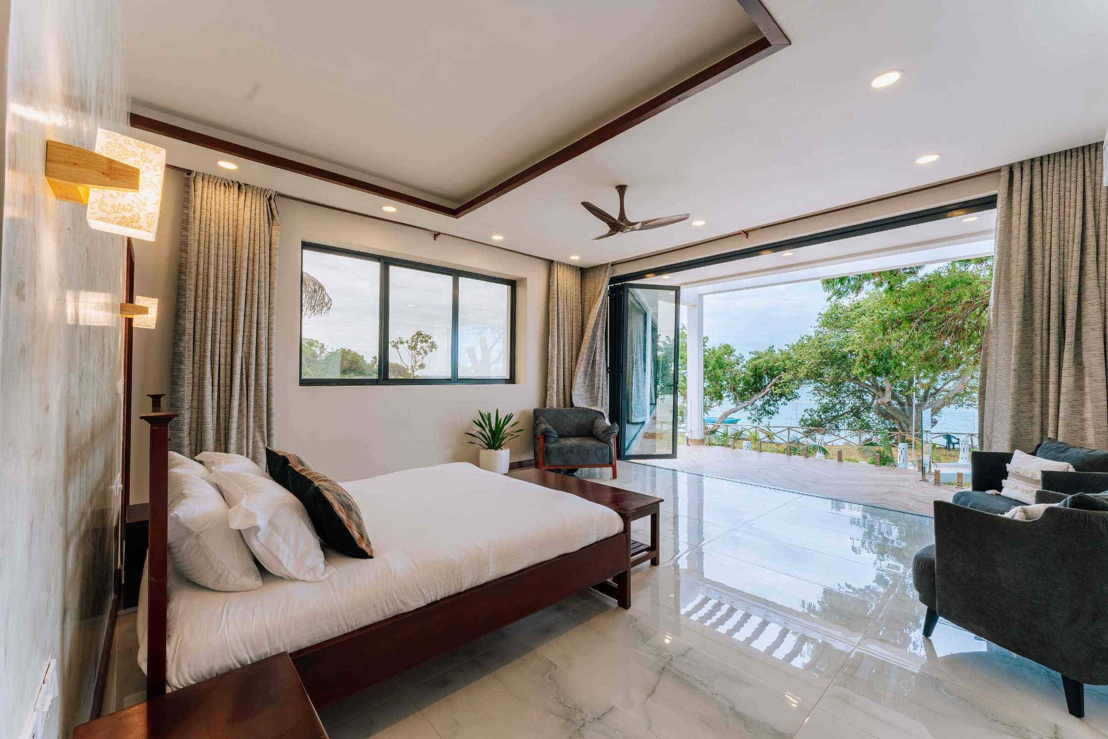 5 bedrooms, iron/ironing board, free WiFi, bed sheets