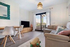 TV - Holiday Apartment "Nice View" with Pool, Private Terrace & Wi-Fi (Caleta de Fuste)