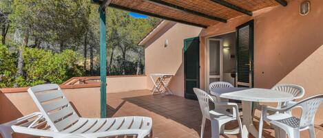 تناول الطعام بالخارج