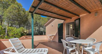 Holiday Apartment 'La Spiga' with Terrace, Shared Garden and Wi-Fi