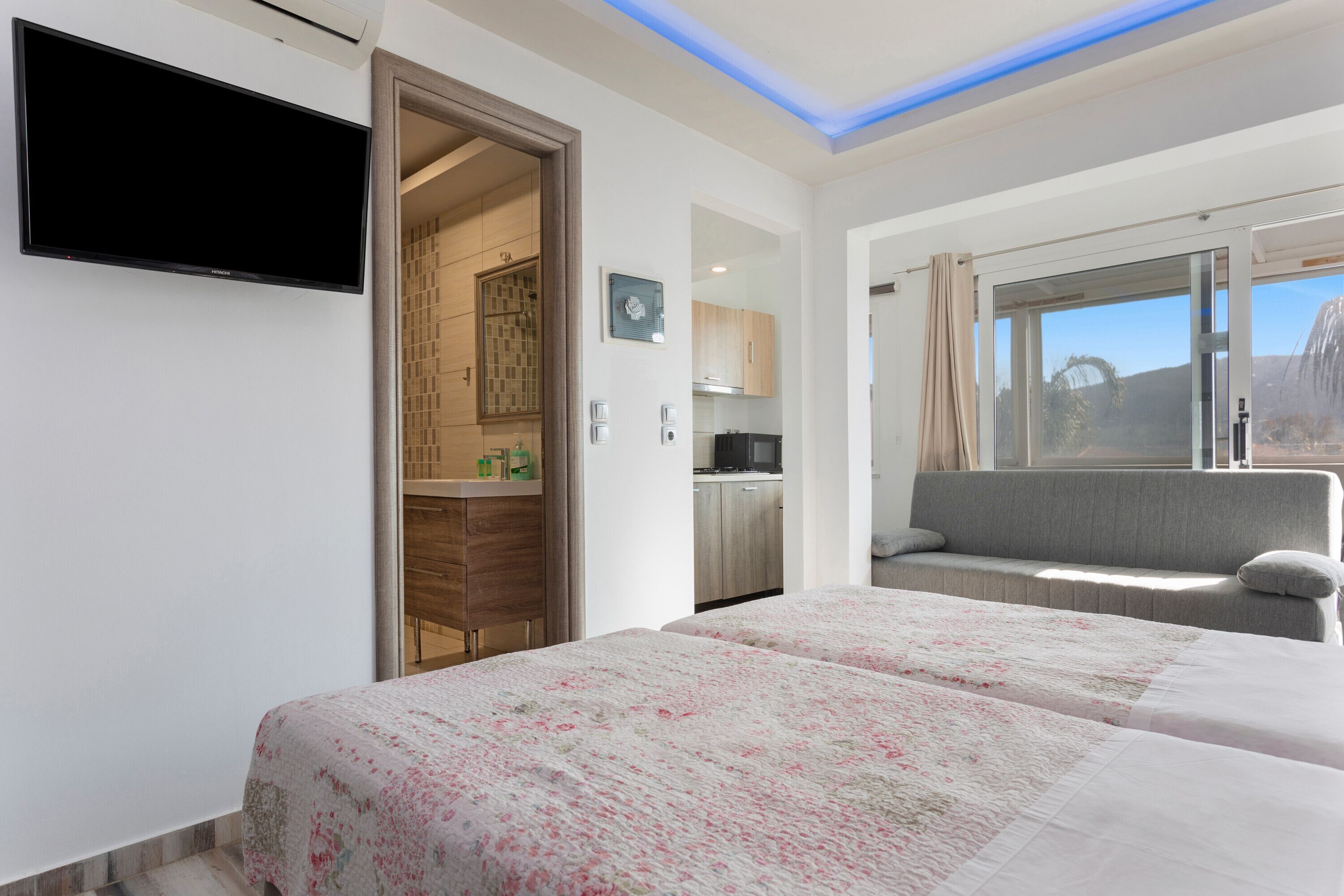 1 chambre, fer et planche à repasser, accès au Wi-Fi (inclus)