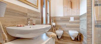 Vacation Home "Cascina Nonna Nina" with Private Terrace and 2 Balconies
